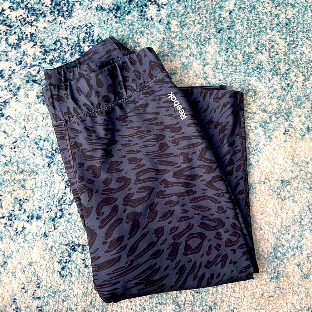 Reebok capri leggings size M